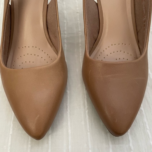 Clarks Women’s Kataleyna Step Slingback Pumps in Warm Beige Size 8 - Picture 3 of 4